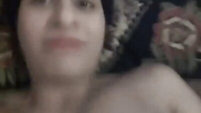 मसाज पार्लरमा सानो एसियाली केटीको ह्यान्डजब ल्युब अप कक