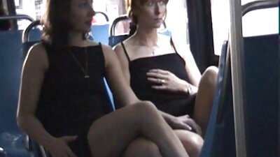 स्लट वेश्या सेक्स तस्विरहरु उनको सुन्दर स्तन छ र अश्लील बनाउन मनपर्छ