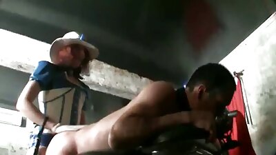 ओहो हो गेबी पछाडी सुतेको छ र यसरी चुस्न र निल्नको लागि उसको चुम्बन पाउँछ