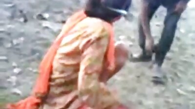 श्यामलालाई बैठक कोठामा धेरै तरिकाले बकवास गर्दै, त्यसपछि प्रेमीलाई झटका दिँदै